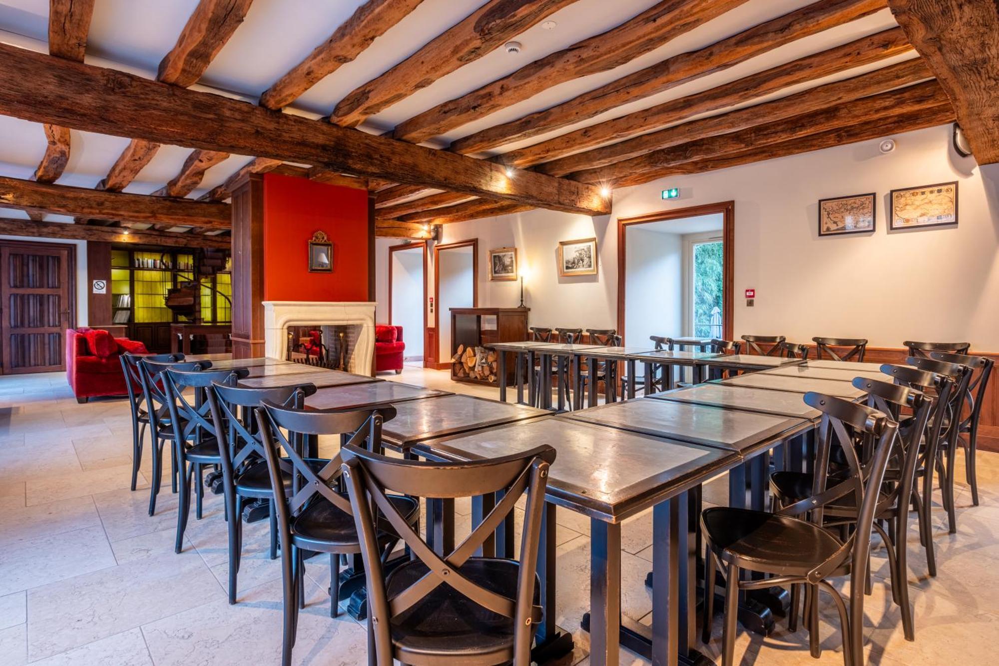 Hotel L'écu de Bretagne Beaugency Esterno foto