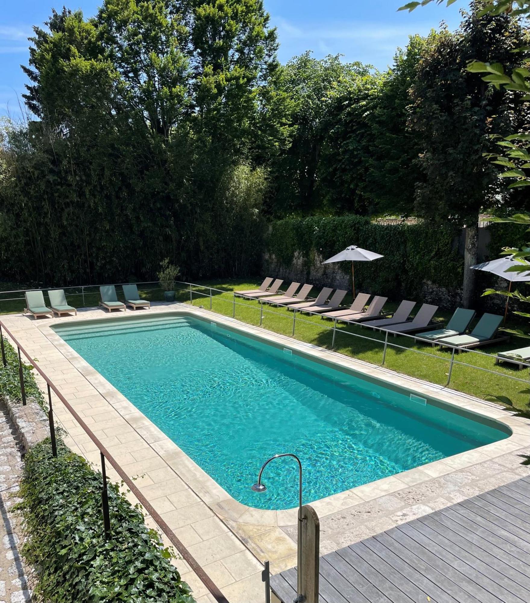 Hotel L'écu de Bretagne Beaugency Esterno foto