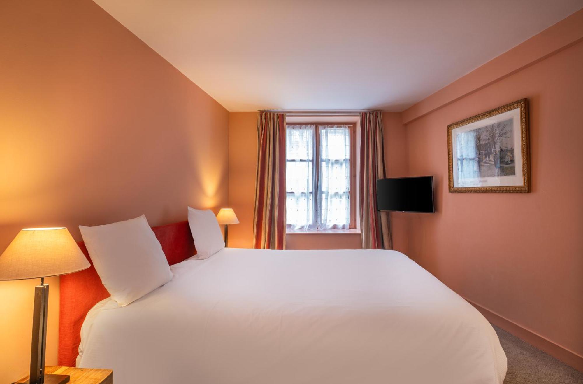 Hotel L'écu de Bretagne Beaugency Esterno foto