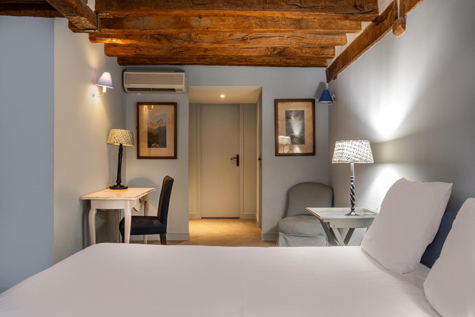 Hotel L'écu de Bretagne Beaugency Esterno foto
