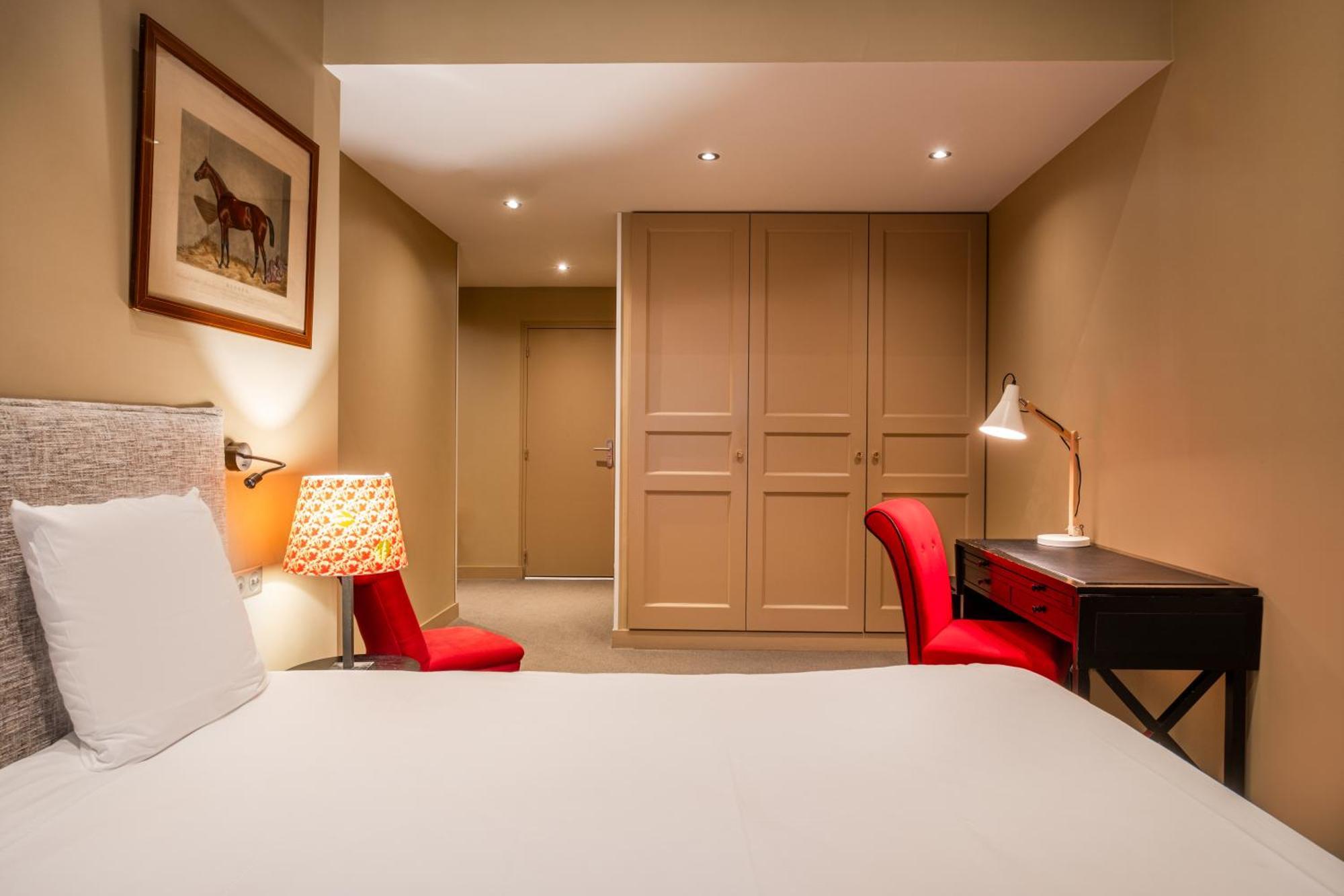 Hotel L'écu de Bretagne Beaugency Esterno foto