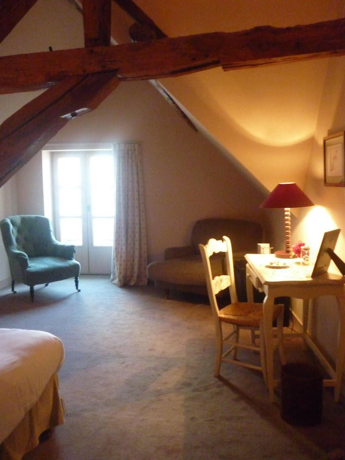 Hotel L'écu de Bretagne Beaugency Esterno foto