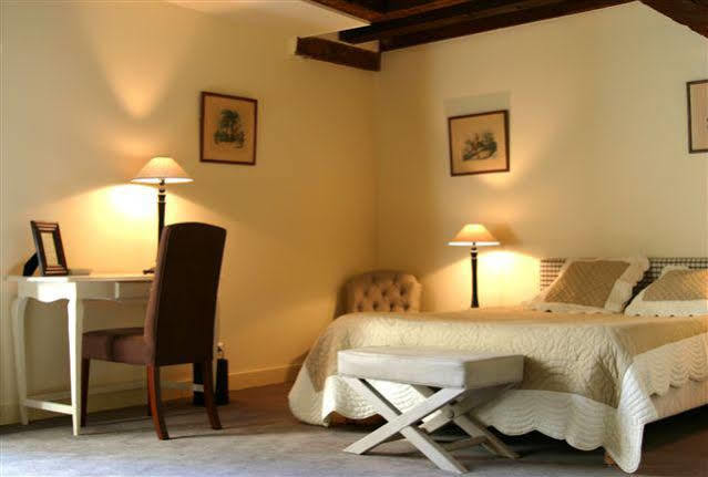 Hotel L'écu de Bretagne Beaugency Esterno foto